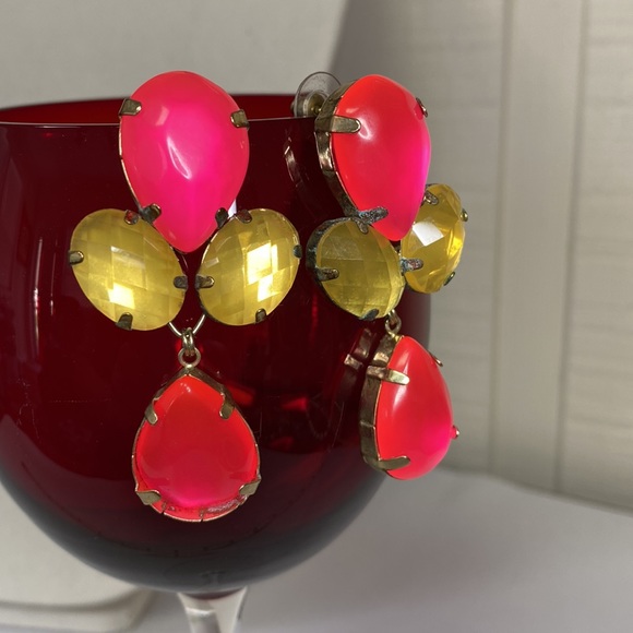 Vintage 80’s hot pink and yellow rhinestone earrings - Picture 3 of 8